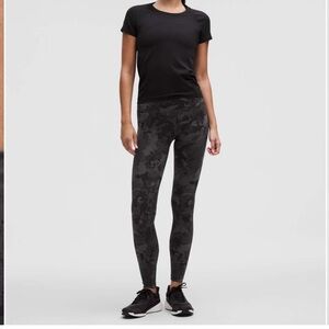 Lululemon Wunder Train High-Rise Tight 28"
Hidden Heritage Lace Black size 4